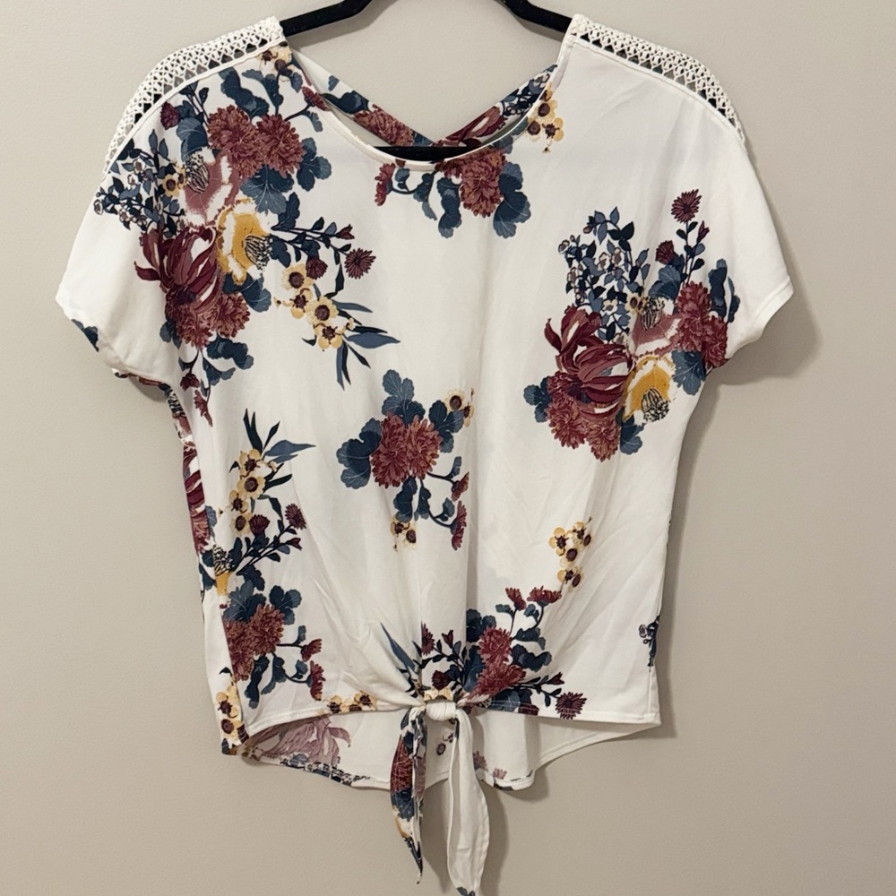 Iz Byer White Floral Tie-Front Blouse